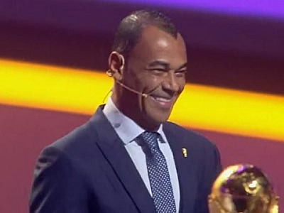Com participação do morador de Alphaville Cafu, Fifa sorteia grupos para a Copa do Mundo