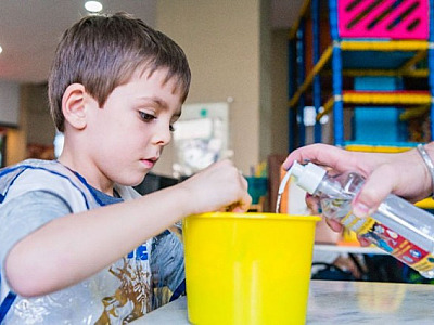 Kids Club do Alpha Square Mall terá oficina de arte com argila e brincadeiras de época