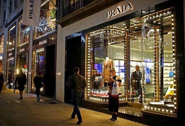 Grife “Prada” deixará de vender roupas com peles de animais