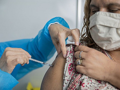 Em um ano, municípios aplicaram mais de 800 mil doses da vacina