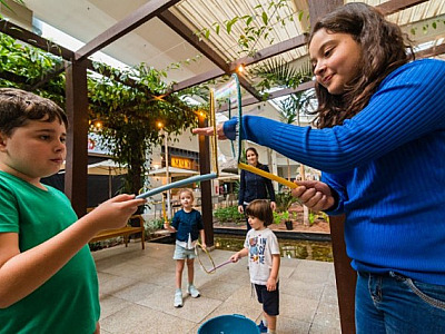 Alpha Square Mall promove brincadeiras para a criançada neste sábado (11)