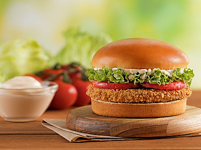 Bob's lança novo hambúrguer vegetal à base de plantas