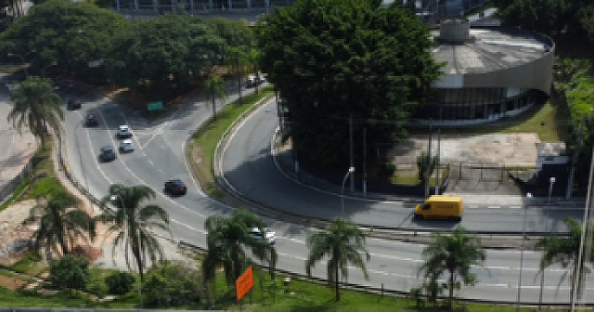 CCR ViaOeste interdita uma das três faixas da alça de acesso para o trevo de Alphaville