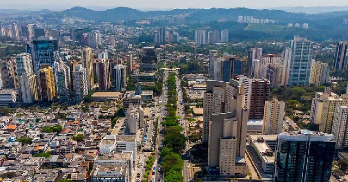 Municípios acompanham flexibilização e acabam com restrições no comércio