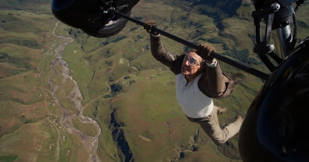Tom Cruise aparece pendurado em avião em novo trailer de 'Missão: Impossível - O Acerto Final'