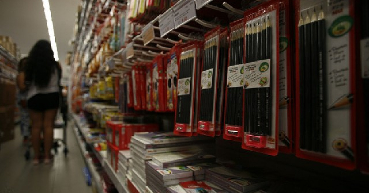 Preço de material escolar em Alphaville tem variação de até 114%