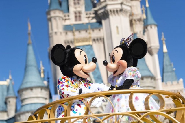Parques temáticos da Disney na Flórida planejam reabrir em julho