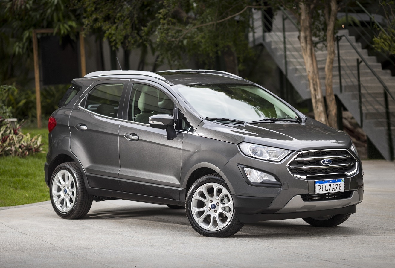 Ford transforma mais de 1 bilhão de garrafas PET por ano em carpete para veículos
