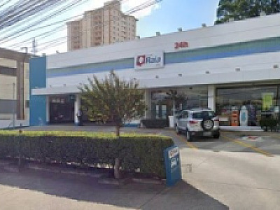 Criminosos assaltam Droga Raia, no Centro de Apoio, na manhã desta segunda-feira (19)