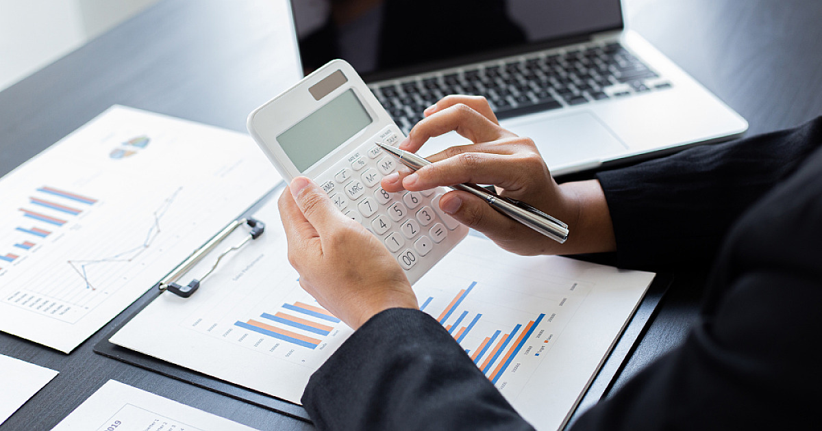 Brasileiro tem, em média, 70% da sua renda comprometida, segundo Serasa Experian