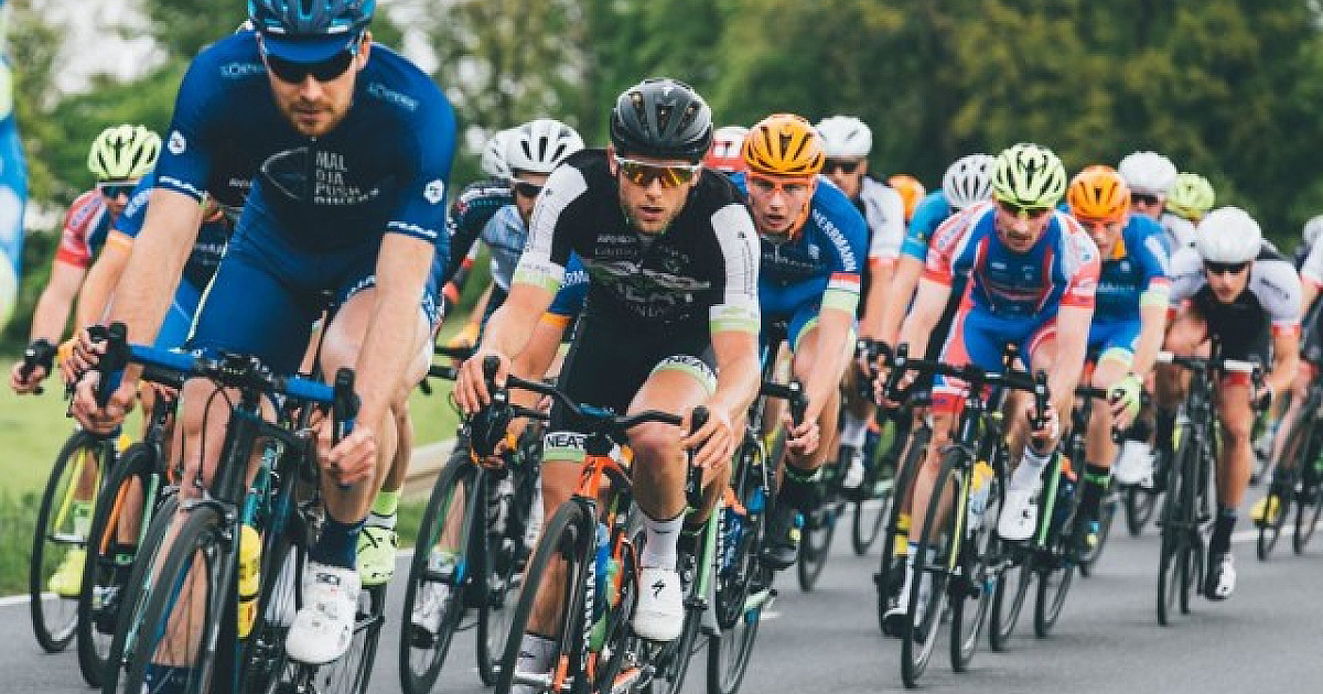 Grupo realiza treinos de ciclismo na Via Parque