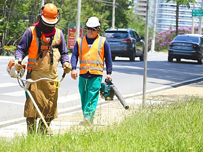 Santana de Parnaíba realizou uma megaoperação de roçagem e zeladoria