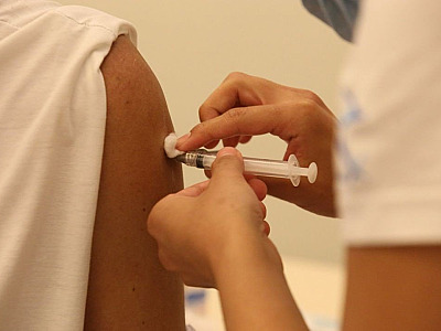 Após recomendação da Anvisa, Barueri suspende imunização de gestantes com comorbidades