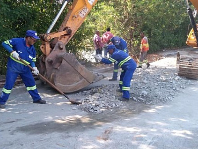 Prefeitura de Barueri realiza obras na Via Parque