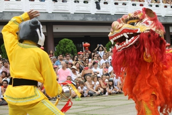 Templo Zu Lai celebra a chegada do Ano Novo Chinês