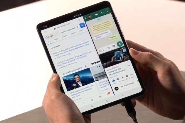 Samsung lança o primeiro smartphone dobrável