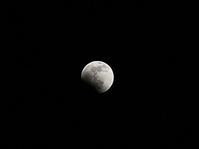 Eclipse parcial da Lua acontece nesta terça (17) e poderá ser visto em todo o país