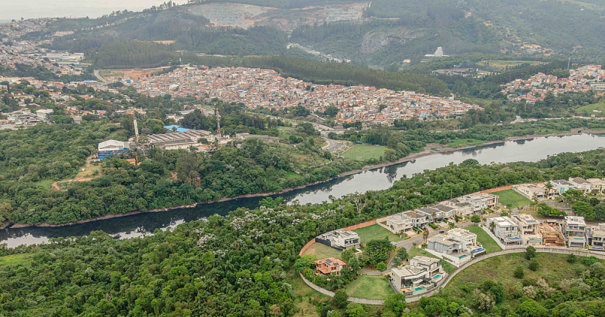 Santana de Parnaíba inicia entrega dos carnês do IPTU 2026
