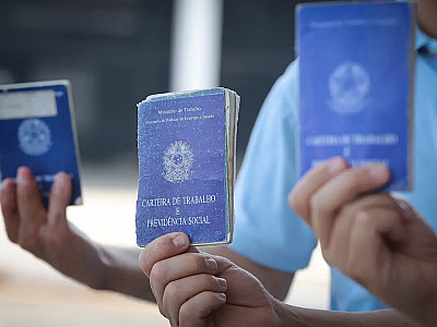 Vagas são com carteira assinada