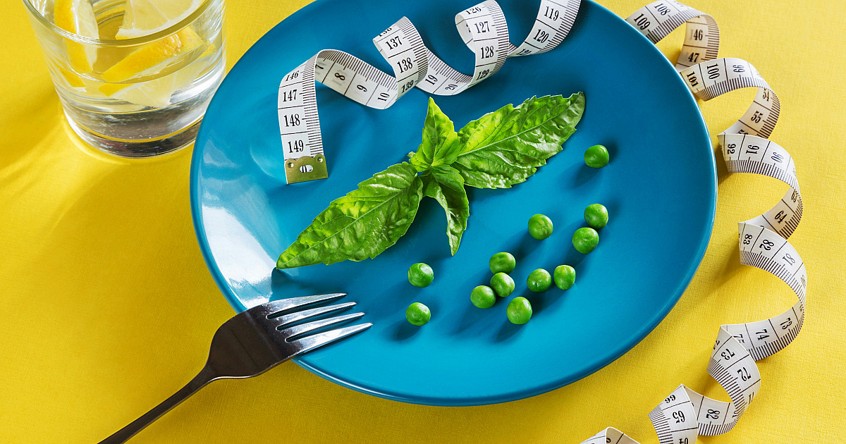 Dietas radicais para emagrecer viralizam na internet e acendem alerta entre especialistas