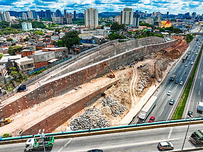 As atividades atuais incluem a fundação da cortina principal (26B)