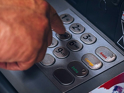 Os caixas eletrônicos também funcionam durante o feriado