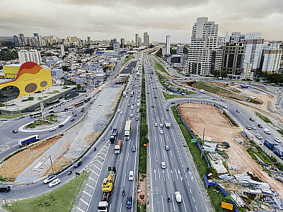Segundo a concessionária, o tráfego será intenso ao longo de toda a sexta-feira (13)