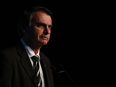 A medida atende a um pedido da defesa de Bolsonaro e vale inicialmente por 90 dias a contar da alta médica