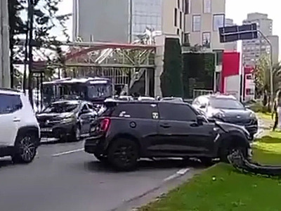 Acidente aconteceu na Avenida Alphaville
