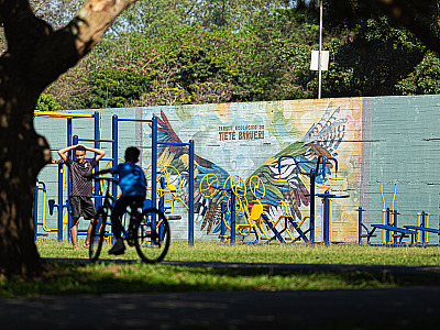 Os parques municipais permanecem abertos ao público, com funcionamento nos horários habituais