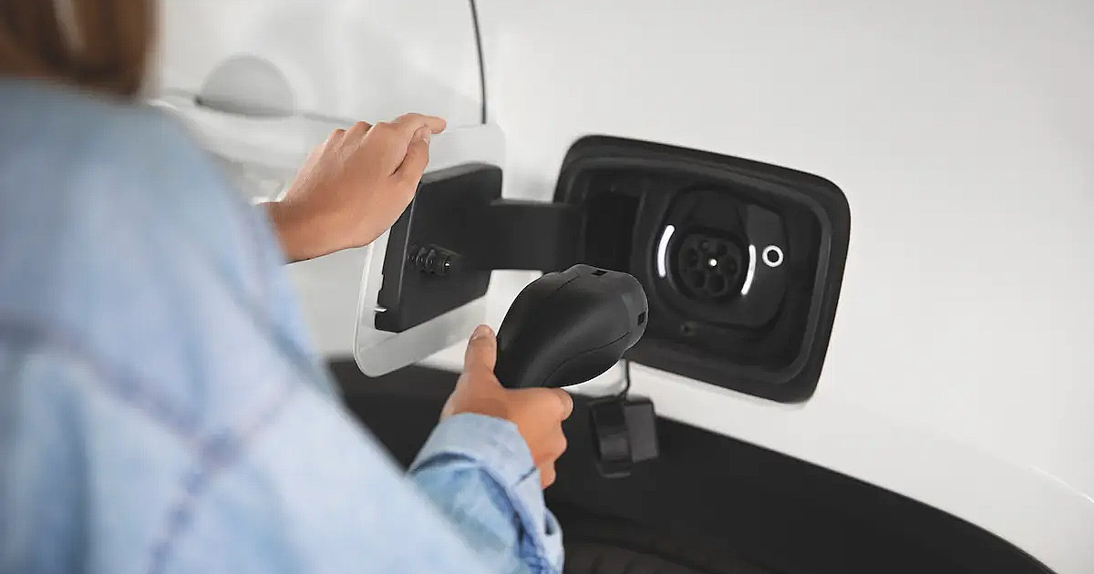 Bombeiros do Estado de SP atualizam normas e ampliam exigências para recarga de carros elétricos