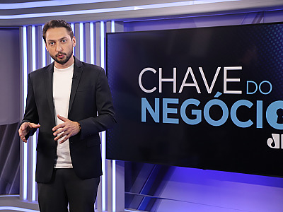 Marco Vinholi à frente do programam "A Chave do Negócio"