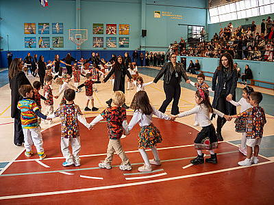 A programação contará com barracas de comidas típicas, apresentações culturais e danças realizadas pelos alunos