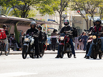 Além da prisão, a operação permitiu recuperar objetos furtados de uma das motocicletas atacadas