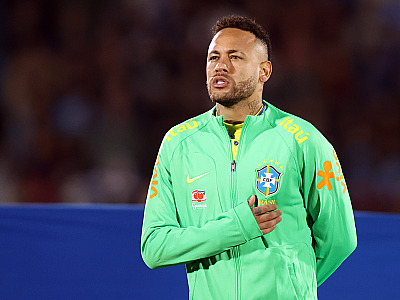 Neymar recebeu inicialmente um prazo de recuperação entre duas e três semanas dado pelo departamento médico da Seleção Brasileira