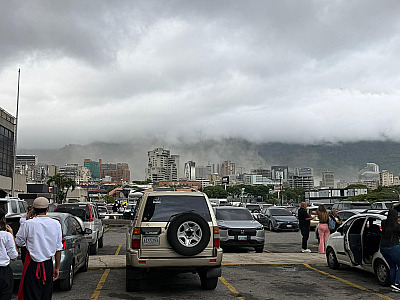 O primeiro terremoto registrou magnitude 7,2 e foi seguido quase imediatamente por um segundo tremor ainda mais forte, de magnitude 7,5