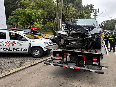 Acidente aconteceu na madrugada desta terça (16)
