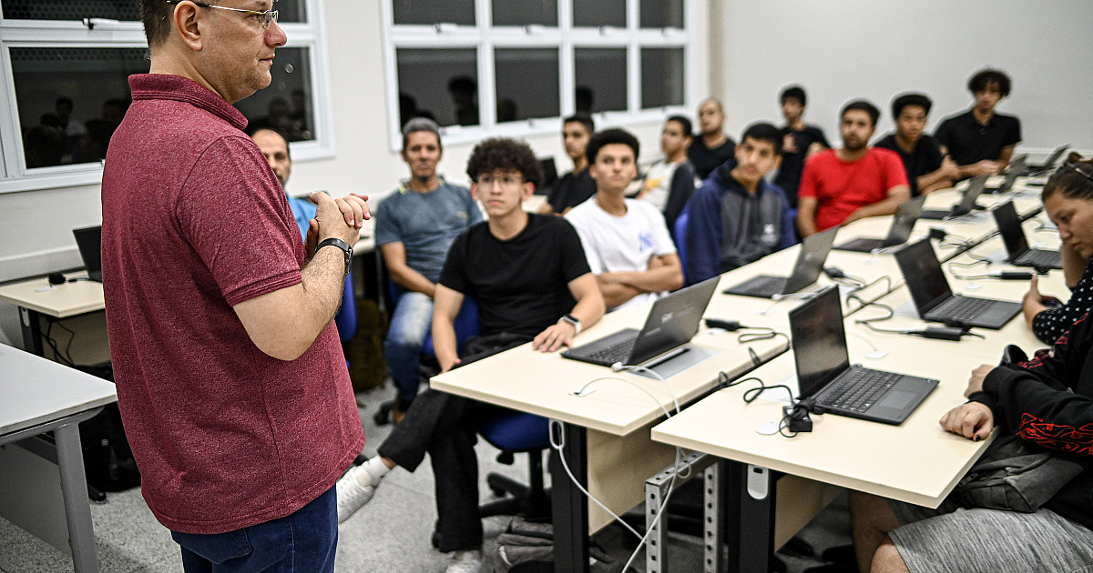 Fapesp lança iniciação tecnológica para estudantes das Fatecs com mil bolsas de R$ 1.140