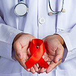 Brasil vai na contramão e casos de aids avançam 20%