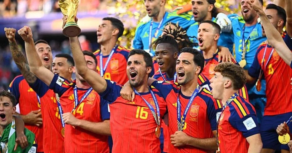 Espanha vence Argentina, é bicampeã do mundo e embolsa US$ 50 milhões