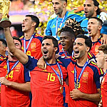 Espanha vence Argentina, é bicampeã do mundo e embolsa US$ 50 milhões