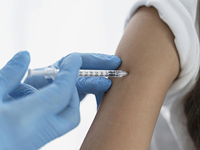 O imunizante protege contra 20 sorotipos da bactéria pneumocócica