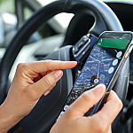 Waze ganha IA para conversar com motoristas, modo moto e outras inovações