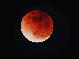 Eclipse lunar quase total poderá ser visto em todo o Brasil nesta madrugada (28)