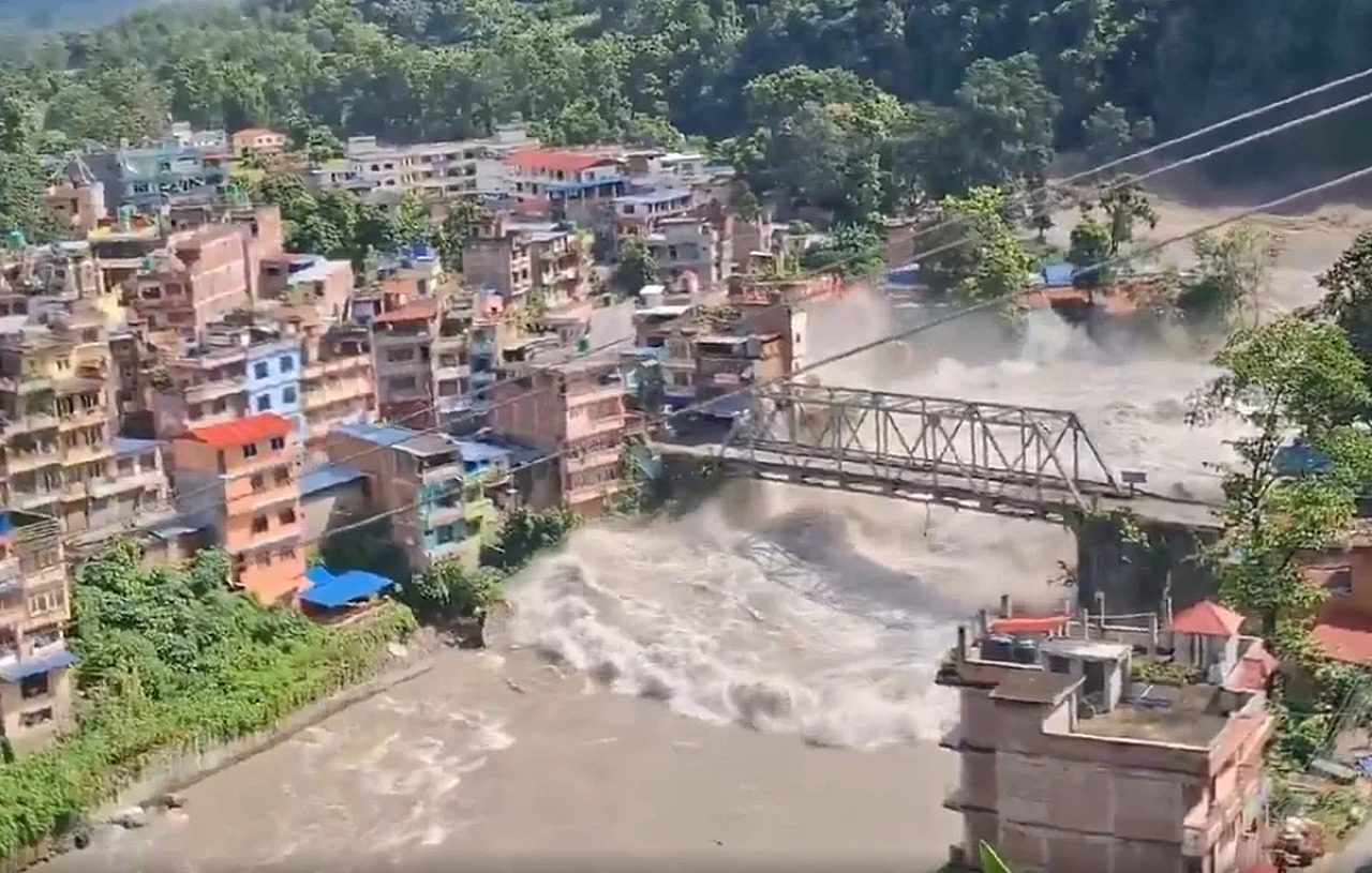 Enchente no Nepal deixa ao menos 95 mortos e mais de 400 desaparecidos