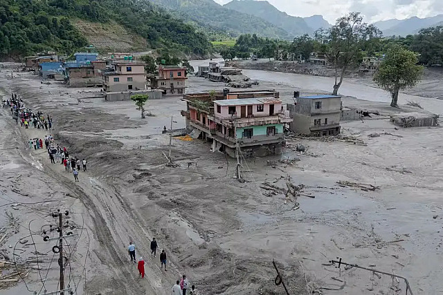 Nepal aceita ajuda internacional após tragédia que deixa quase 3 mil desaparecidos