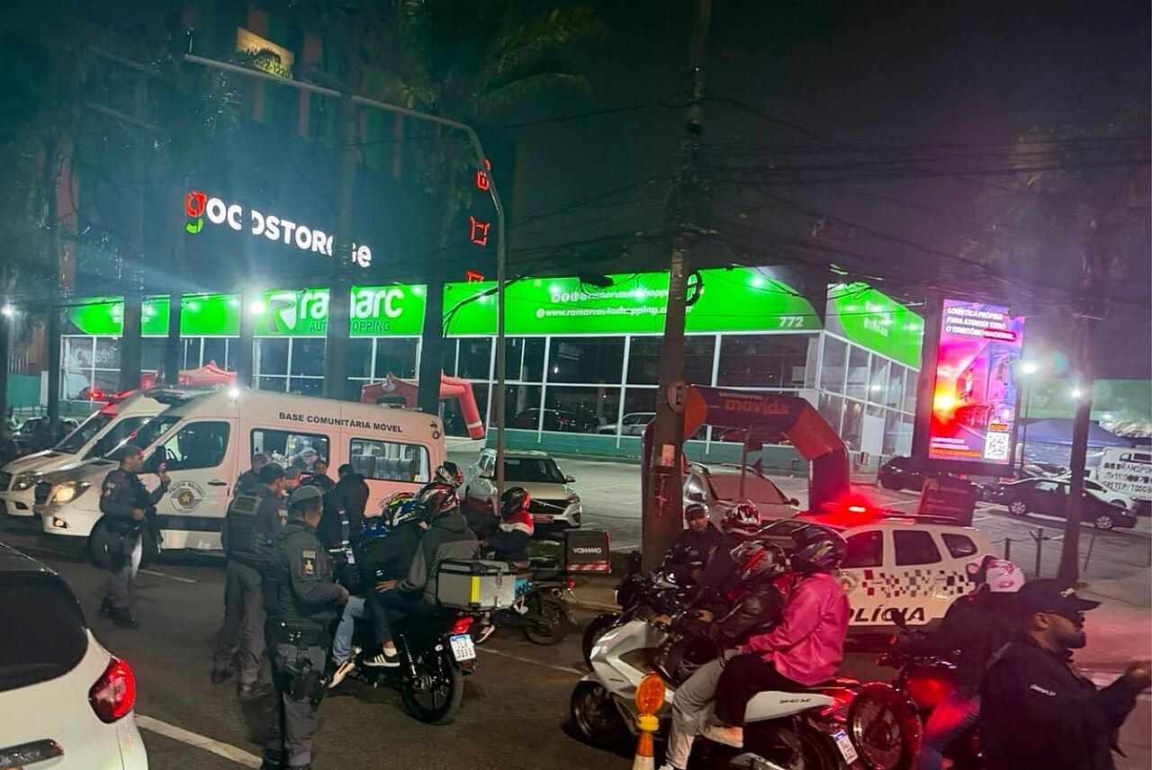 Operação em Barueri fiscalizou 121 condutores e recolheu 13 veículos