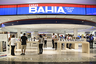 Justiça mantém suspensas 1,9 mil demissões da Casas Bahia