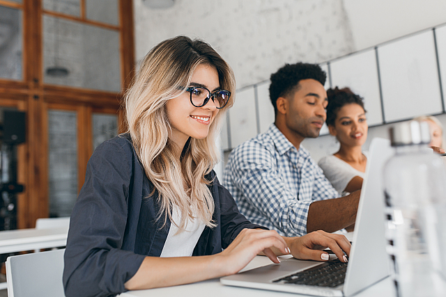 Zamp, Zurich e Shopee abrem vagas de estágio e trainee em São Paulo