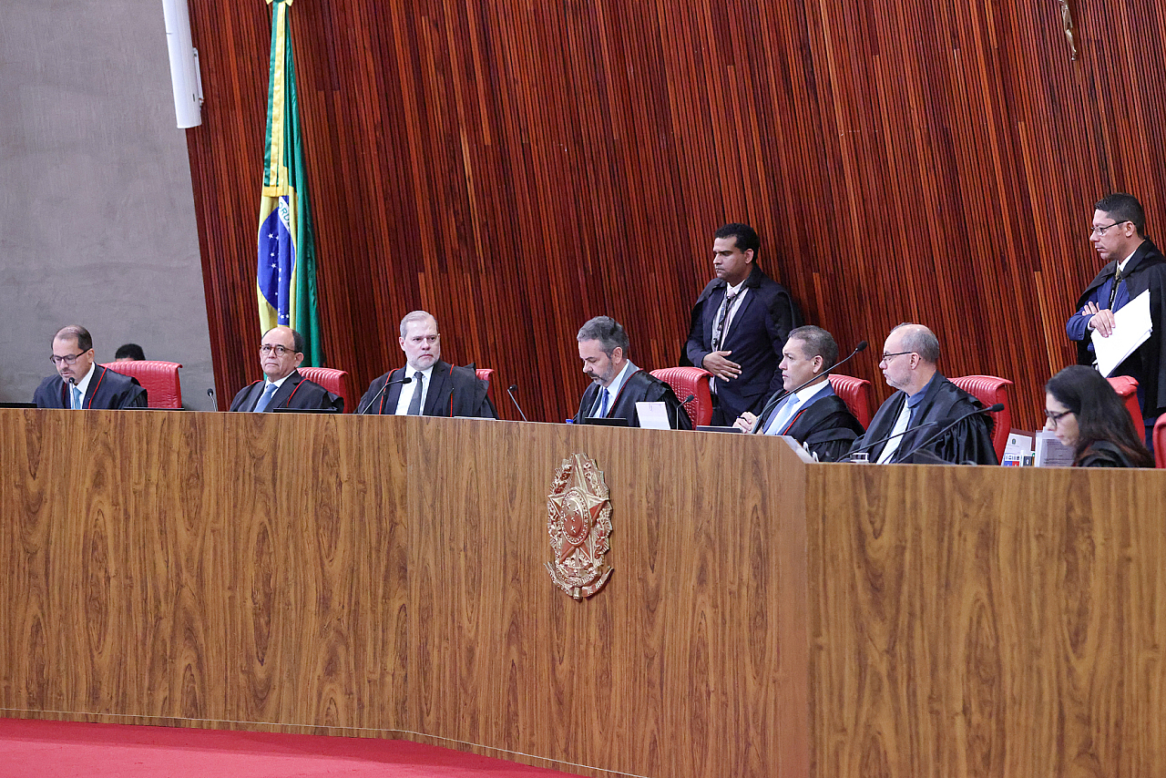 Campanha de Lula aciona TSE contra Flávio, Caiado e Zema por ataques e uso de IA
